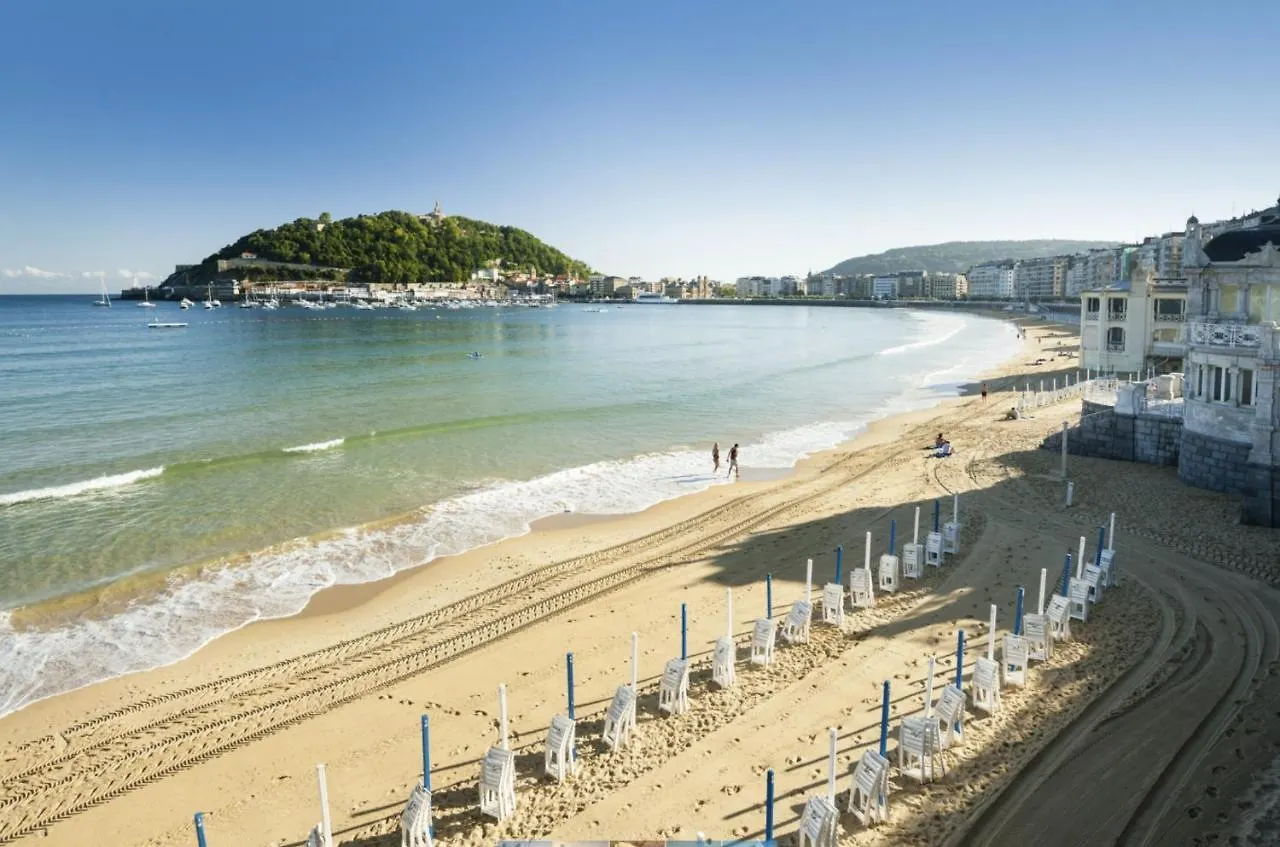 Paradise Luxurious Apartment, Free Parking, 3 Double Rooms, 4 Beds, Terrace, Jacuzzi, New San Sebastián Apartmán