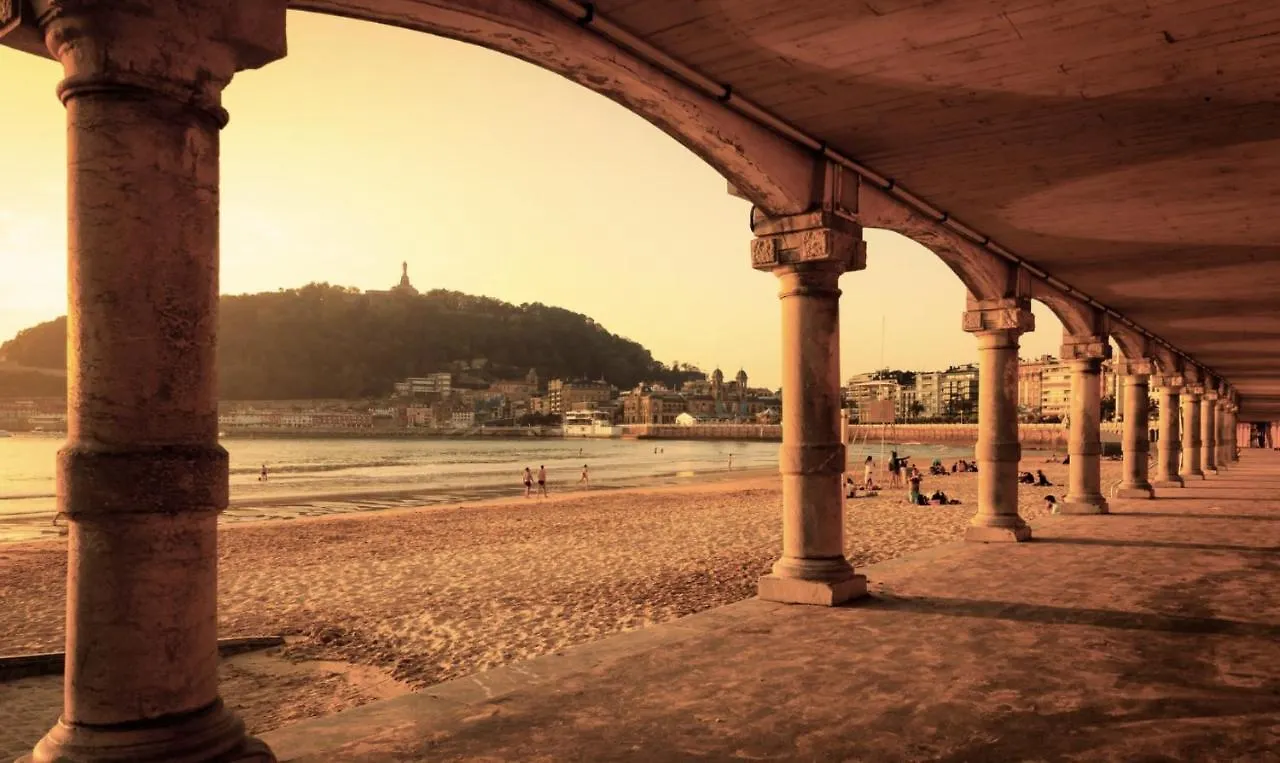 Paradise Luxurious Apartment, Free Parking, 3 Double Rooms, 4 Beds, Terrace, Jacuzzi, New San Sebastián Apartmán