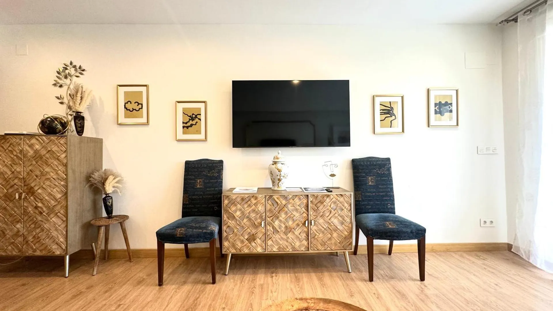 Apartmán Paradise Luxurious Apartment, Free Parking, 3 Double Rooms, 4 Beds, Terrace, Jacuzzi, New San Sebastián