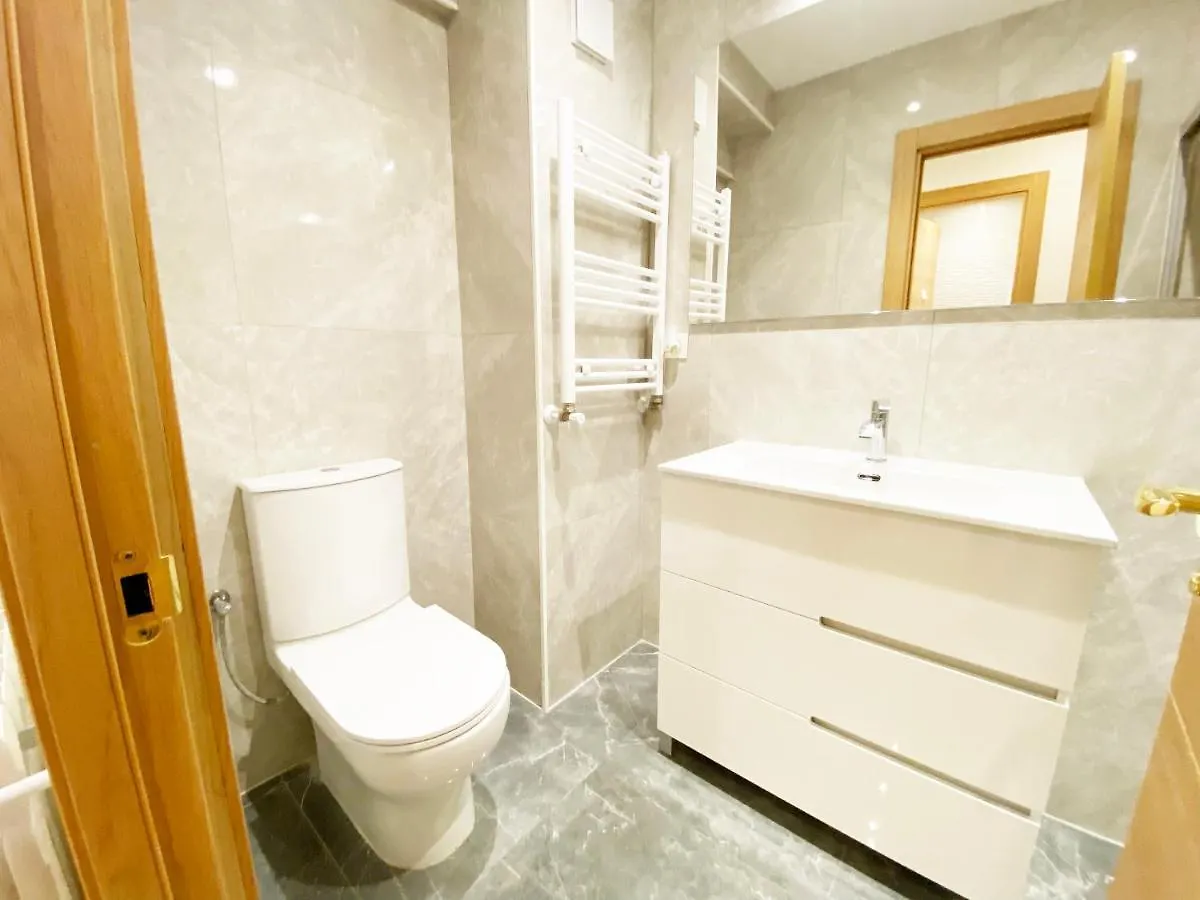 Appartement Paradise Luxurious Apartment, Free Parking, 3 Double Rooms, 4 Beds, Terrace, Jacuzzi, New San Sebastian