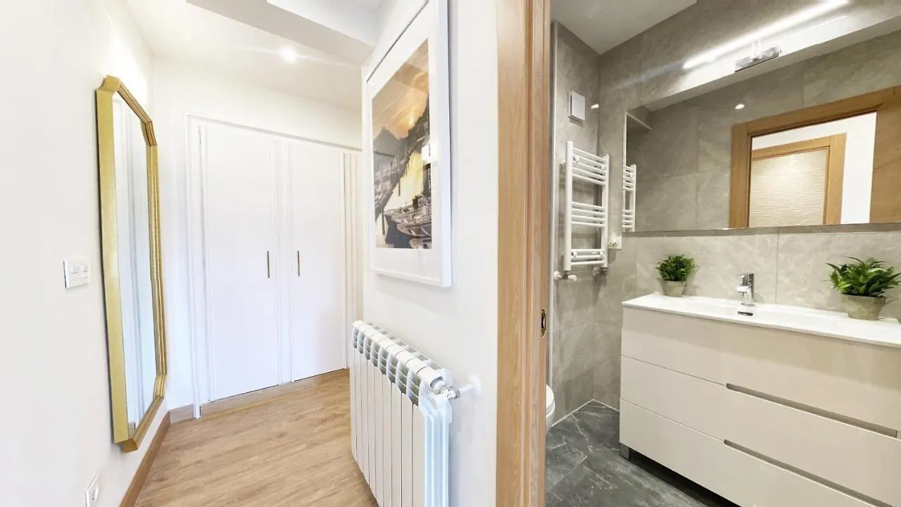 Paradise Luxurious Flat, Free Parking, 3 Double Rooms, Terrace, Jacuzzi, Fully Renovated San Sebastián Apartamento