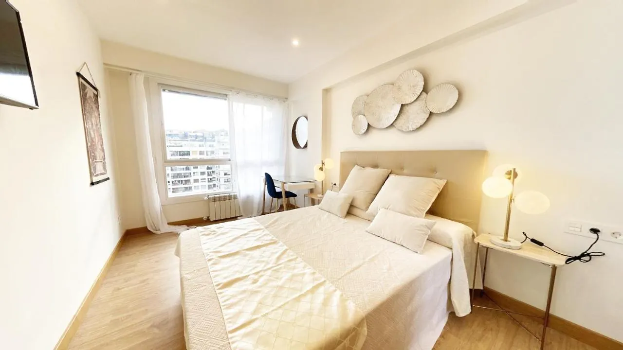 Paradise Luxurious Flat, Free Parking, 3 Double Rooms, Terrace, Jacuzzi, Fully Renovated San Sebastián