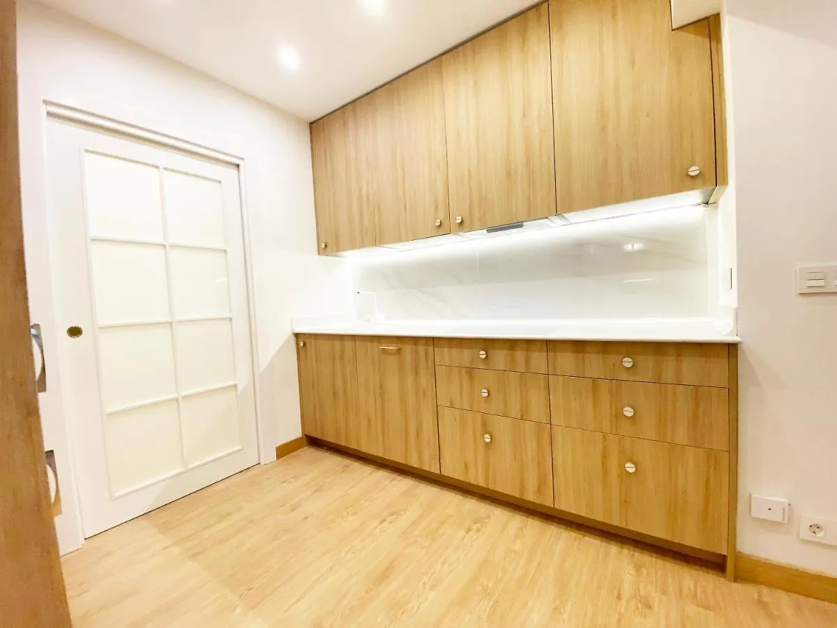 Paradise Luxurious Apartment, Free Parking, 3 Double Rooms, 4 Beds, Terrace, Jacuzzi, New San Sebastian 0*,